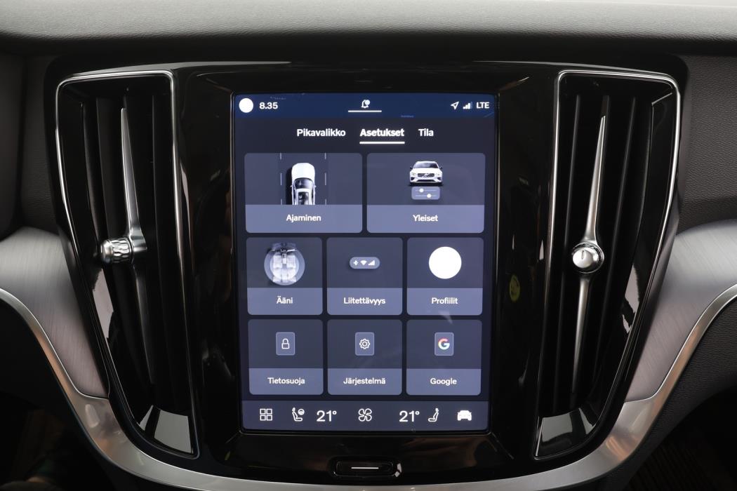 VOLVO V60 2023