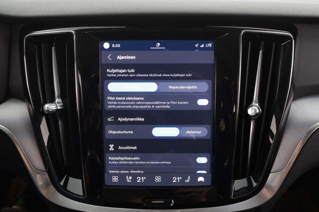 VOLVO V60 2023