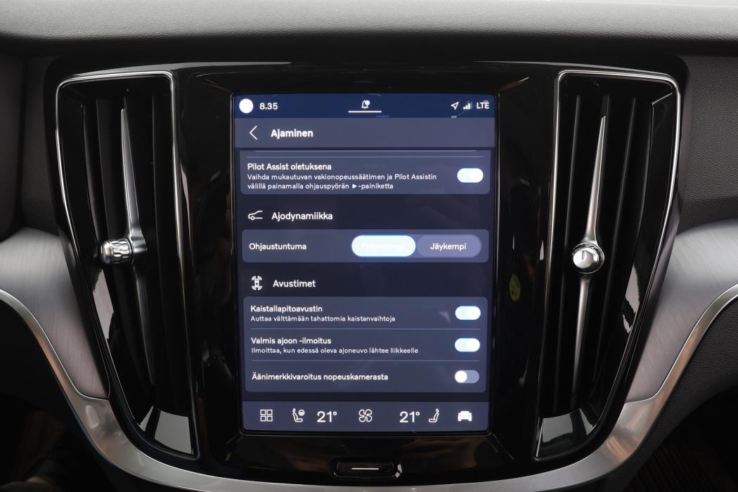 VOLVO V60 2023