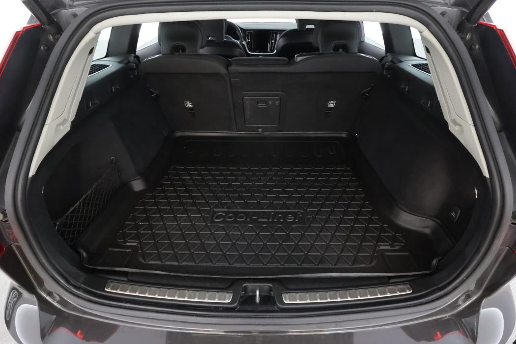 VOLVO V60 2023