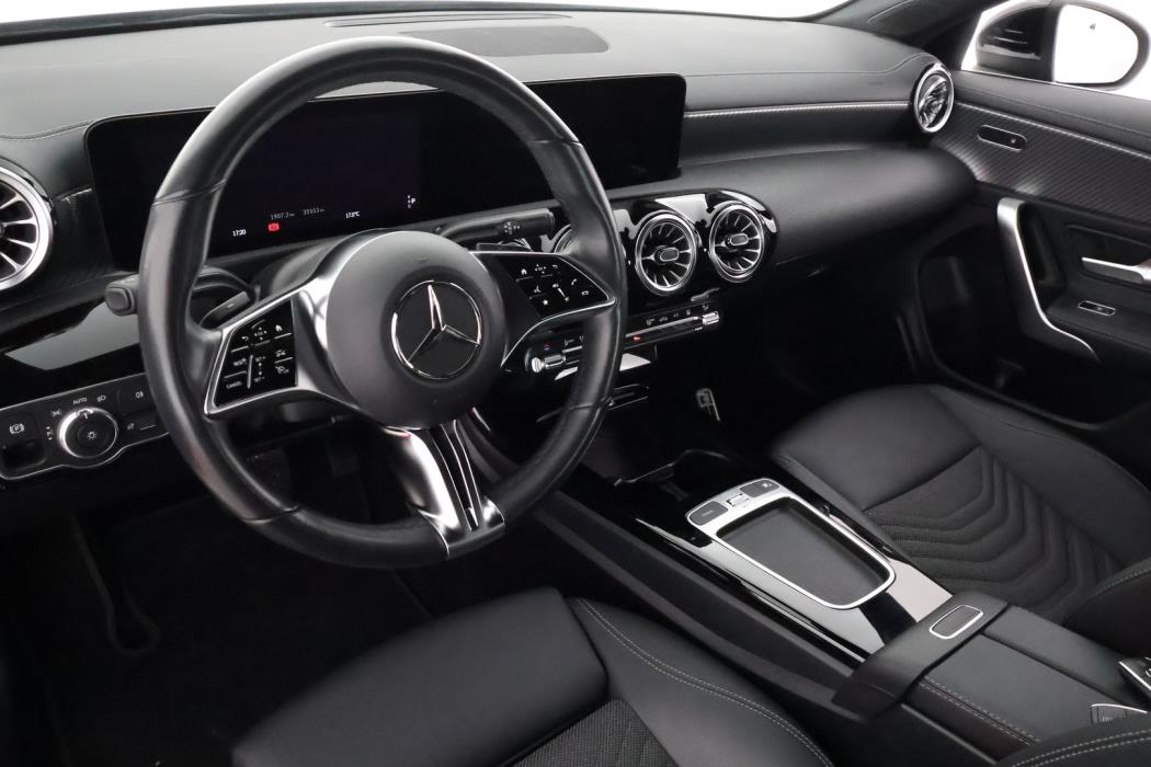 MERCEDES-BENZ CLA 2024
