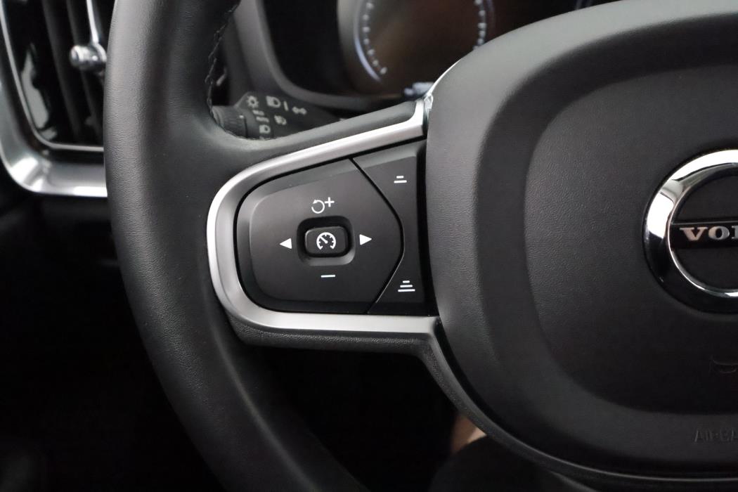 VOLVO V60 2022