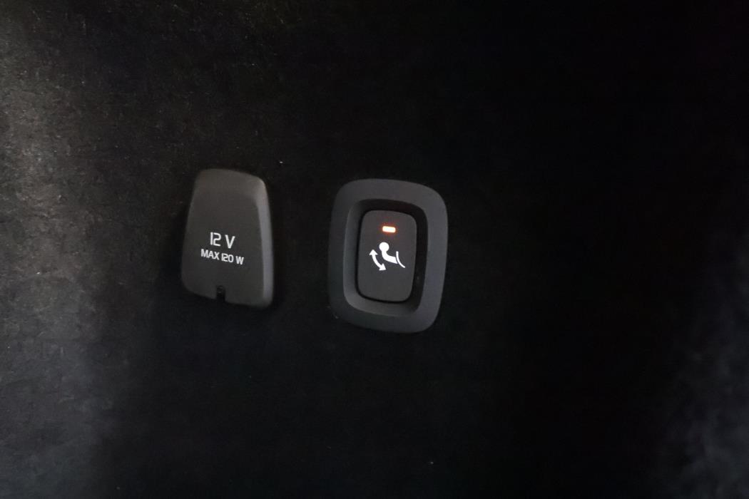 VOLVO V60 2022