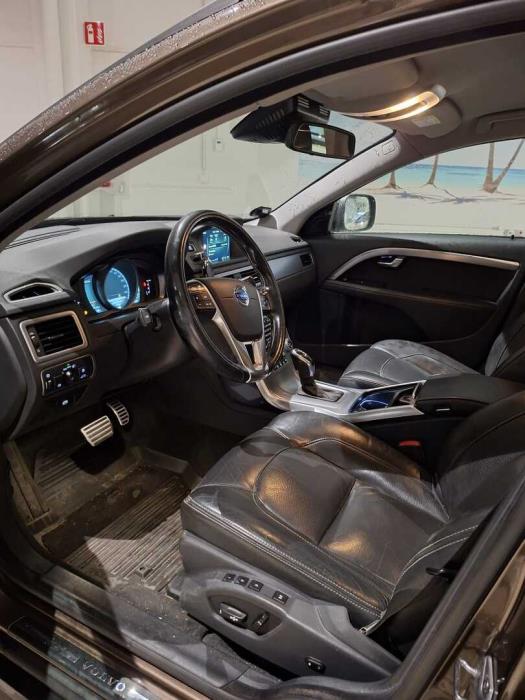 VOLVO XC70 2015