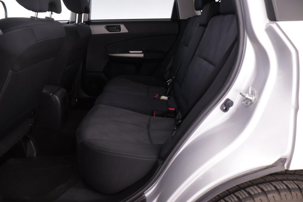 SUBARU Forester 2010