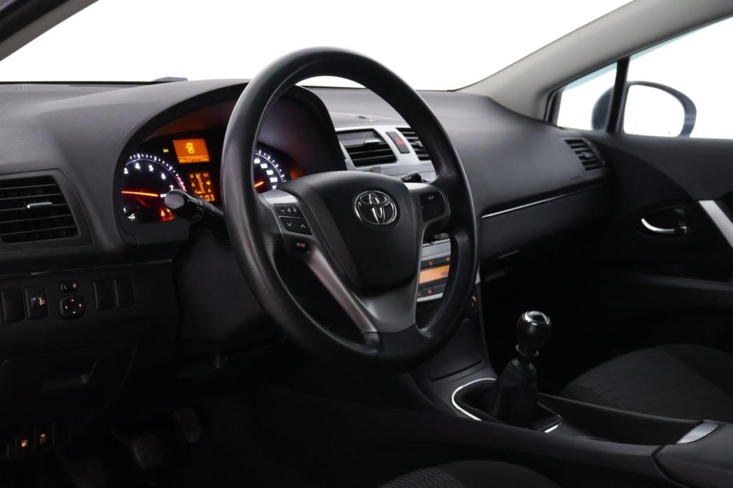 TOYOTA Avensis 2014
