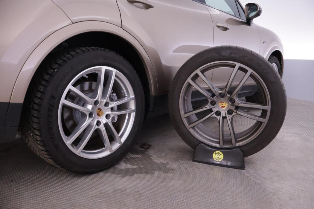 PORSCHE Cayenne 2019