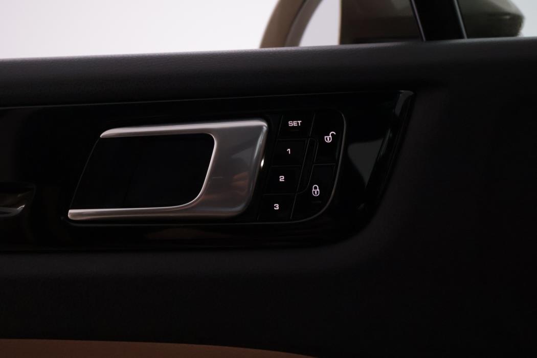 PORSCHE Cayenne 2019