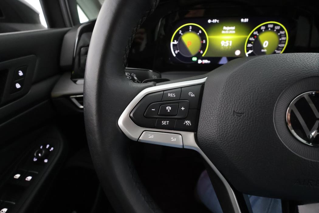 VOLKSWAGEN Golf 2021