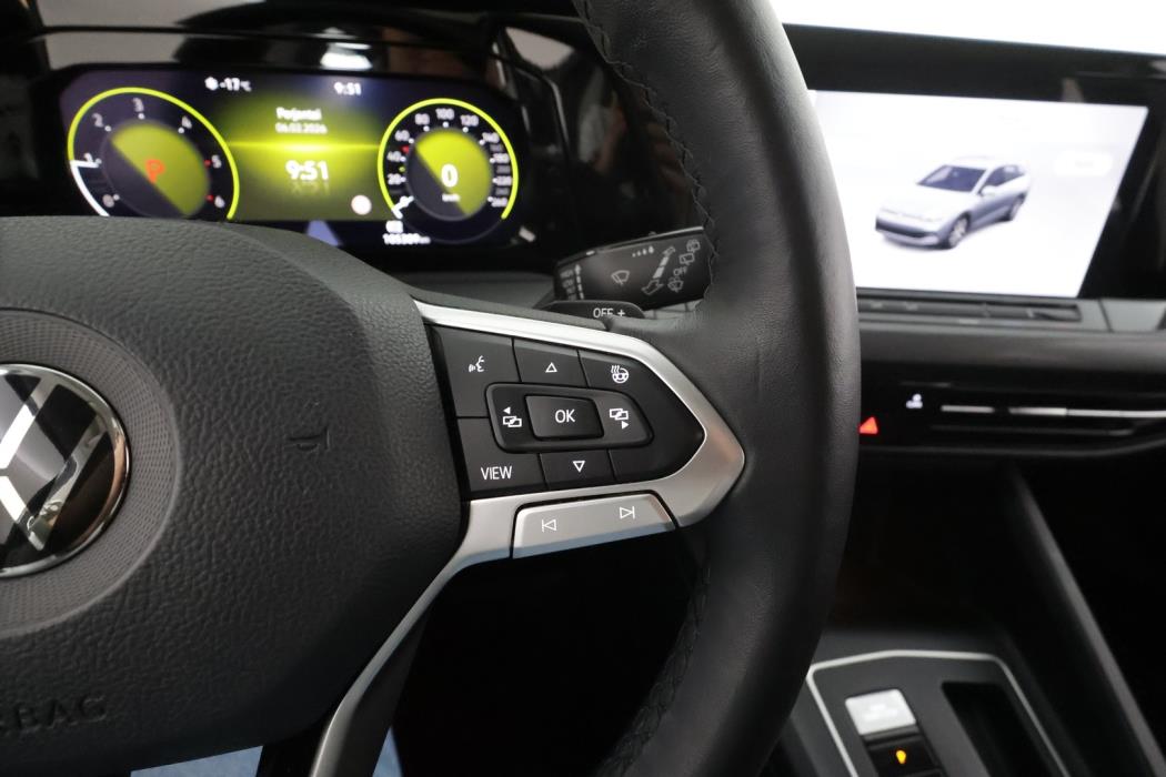 VOLKSWAGEN Golf 2021