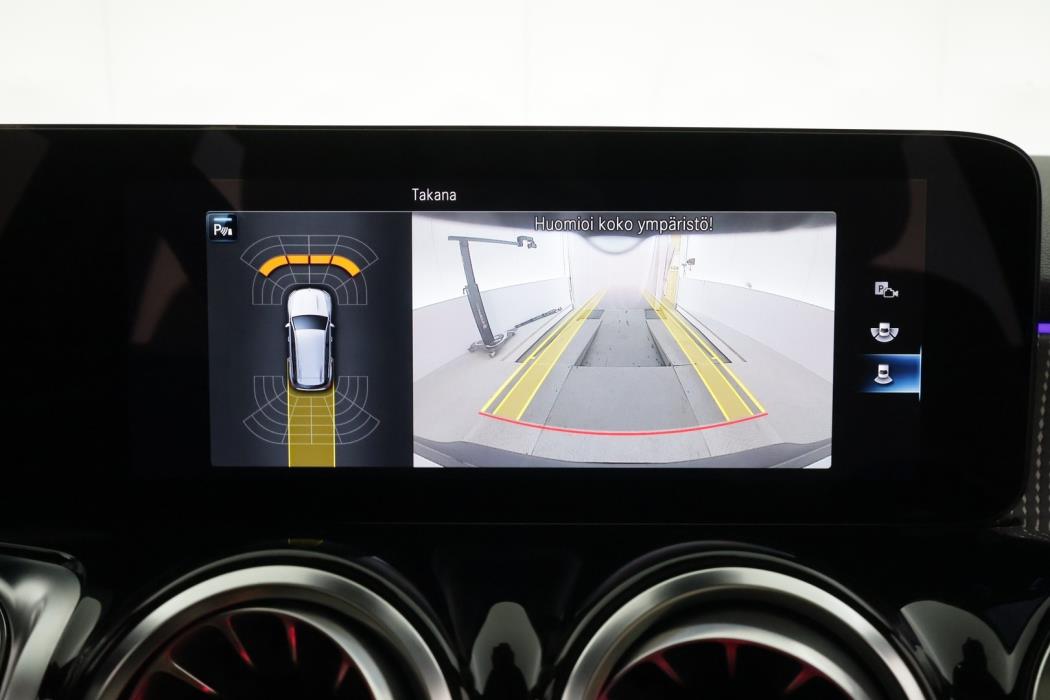 MERCEDES-BENZ EQB 2023