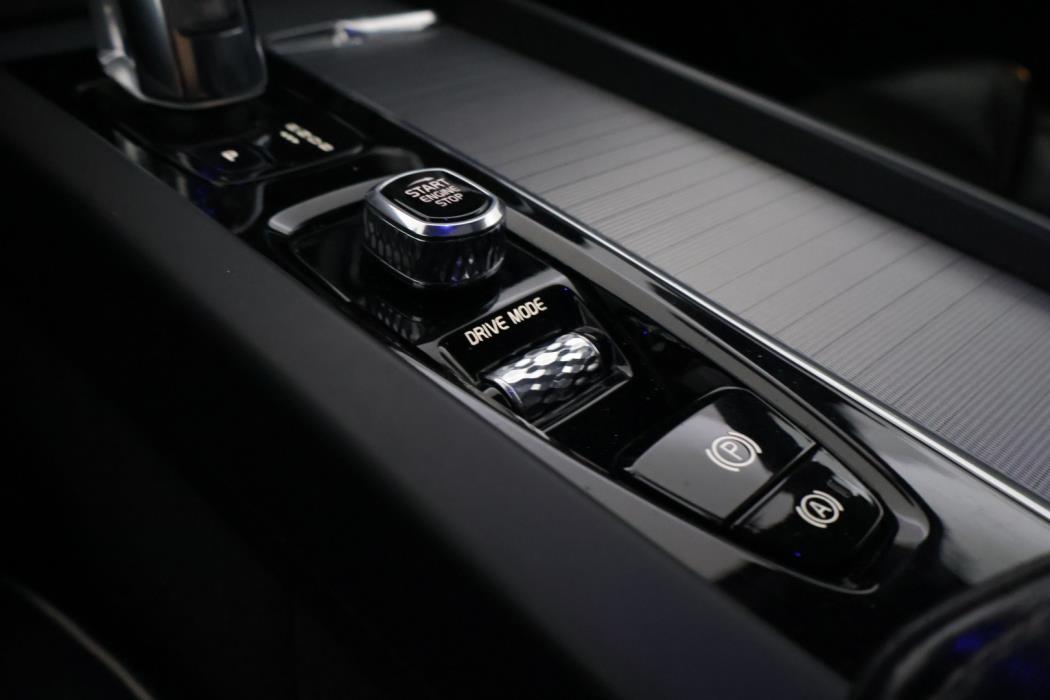 VOLVO XC60 2018