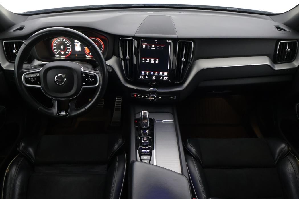 VOLVO XC60 2018