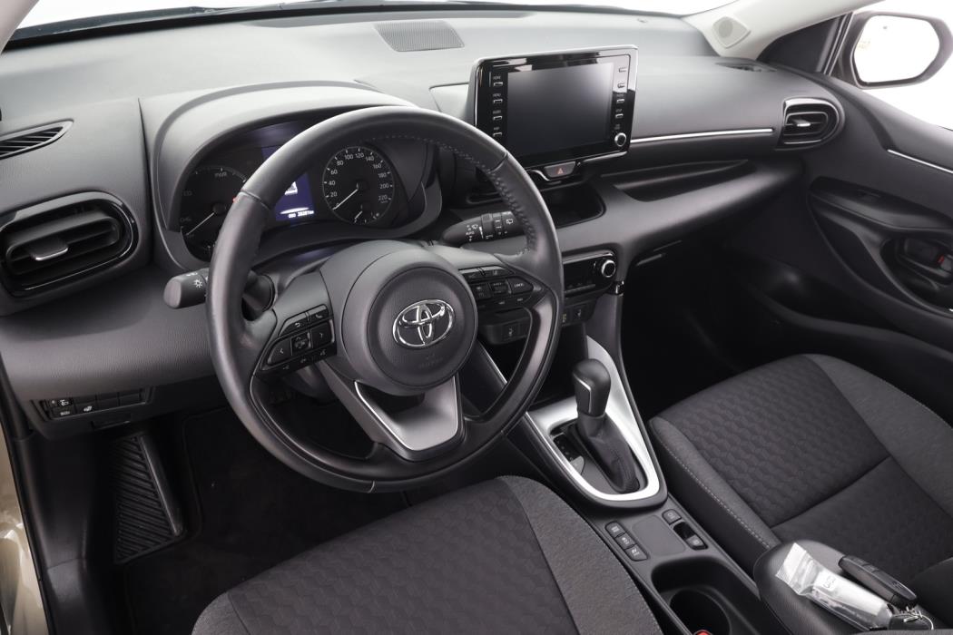 TOYOTA Yaris 2024