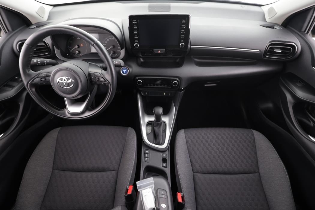 TOYOTA Yaris 2024