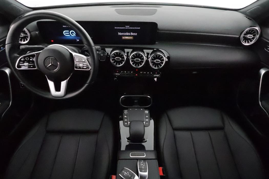 MERCEDES-BENZ A 2021