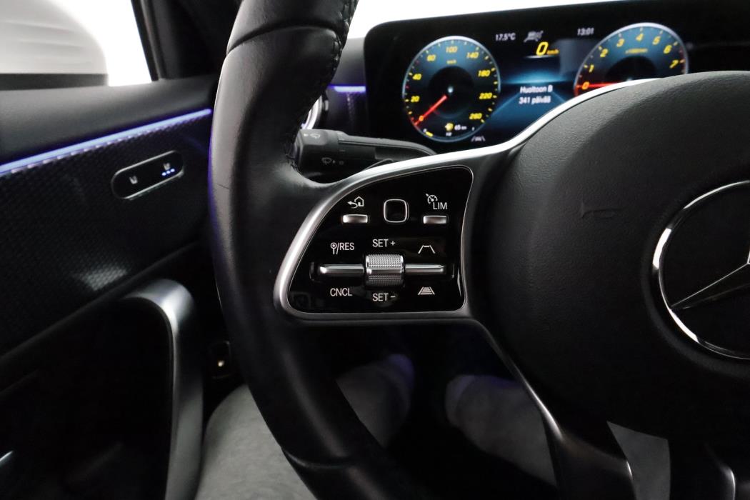 MERCEDES-BENZ A 2021