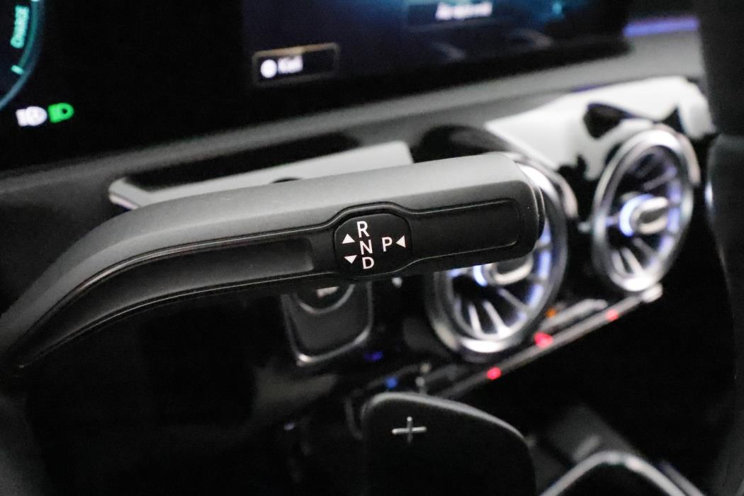 MERCEDES-BENZ A 2021