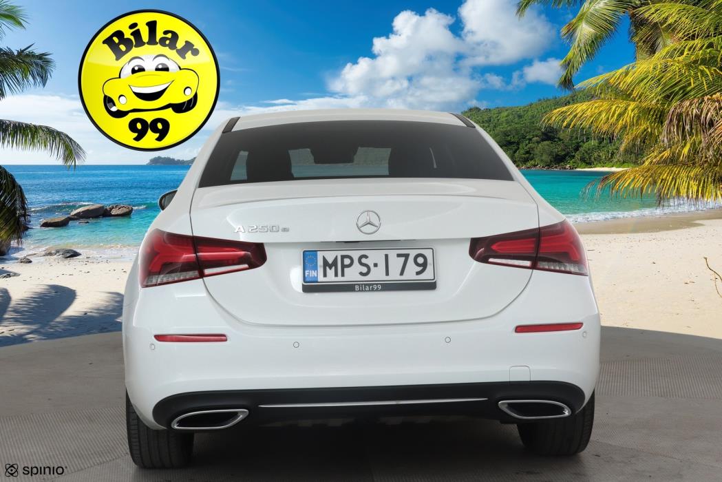 MERCEDES-BENZ A 2021