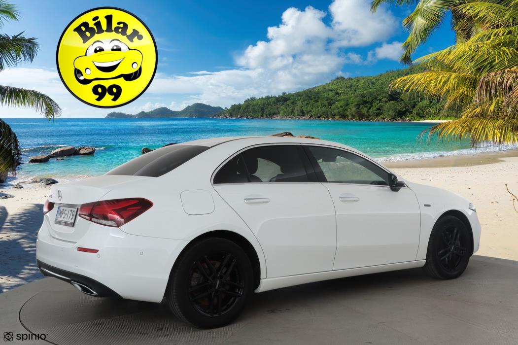 MERCEDES-BENZ A 2021