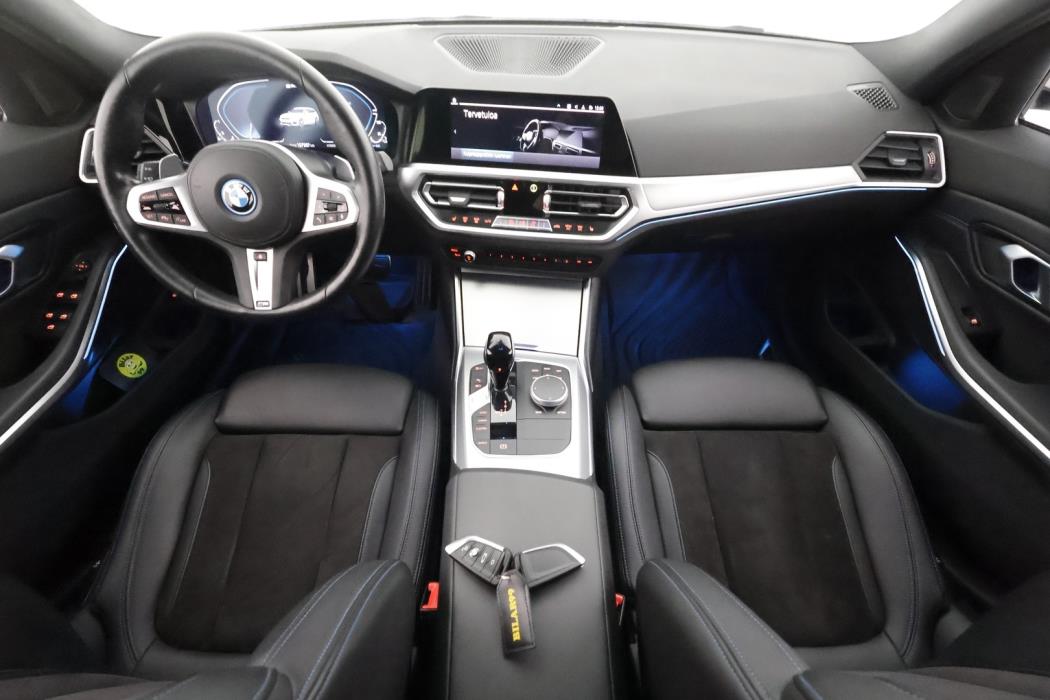 BMW 330 2022