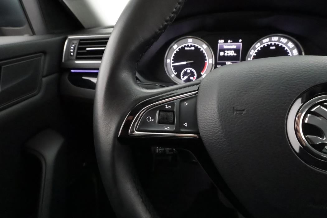 SKODA SUPERB 2017