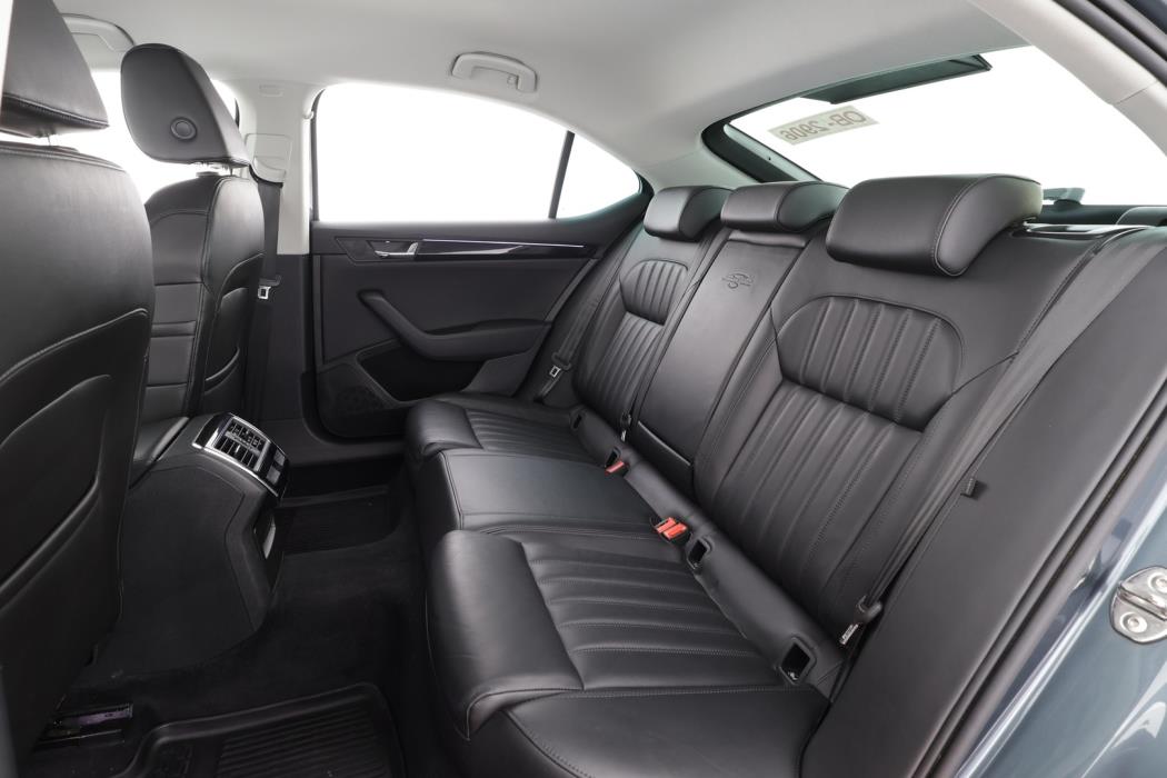SKODA SUPERB 2017