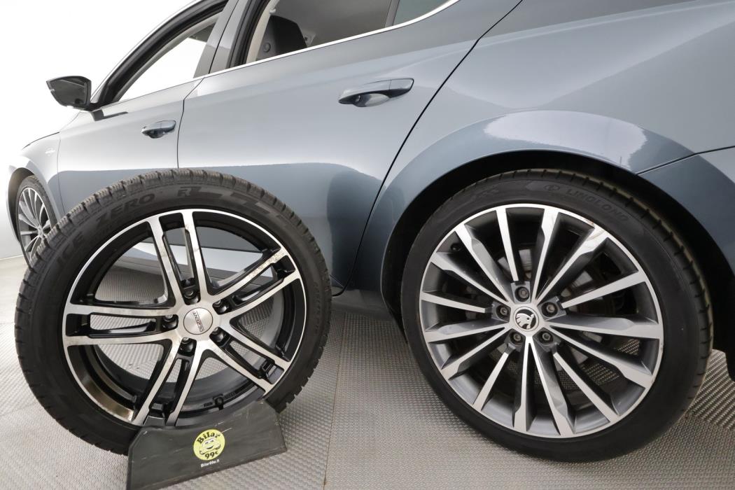 SKODA SUPERB 2017