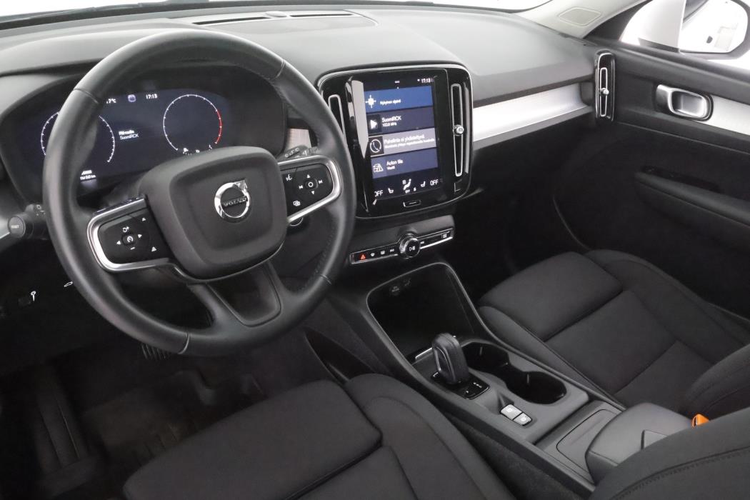 VOLVO XC40 2021