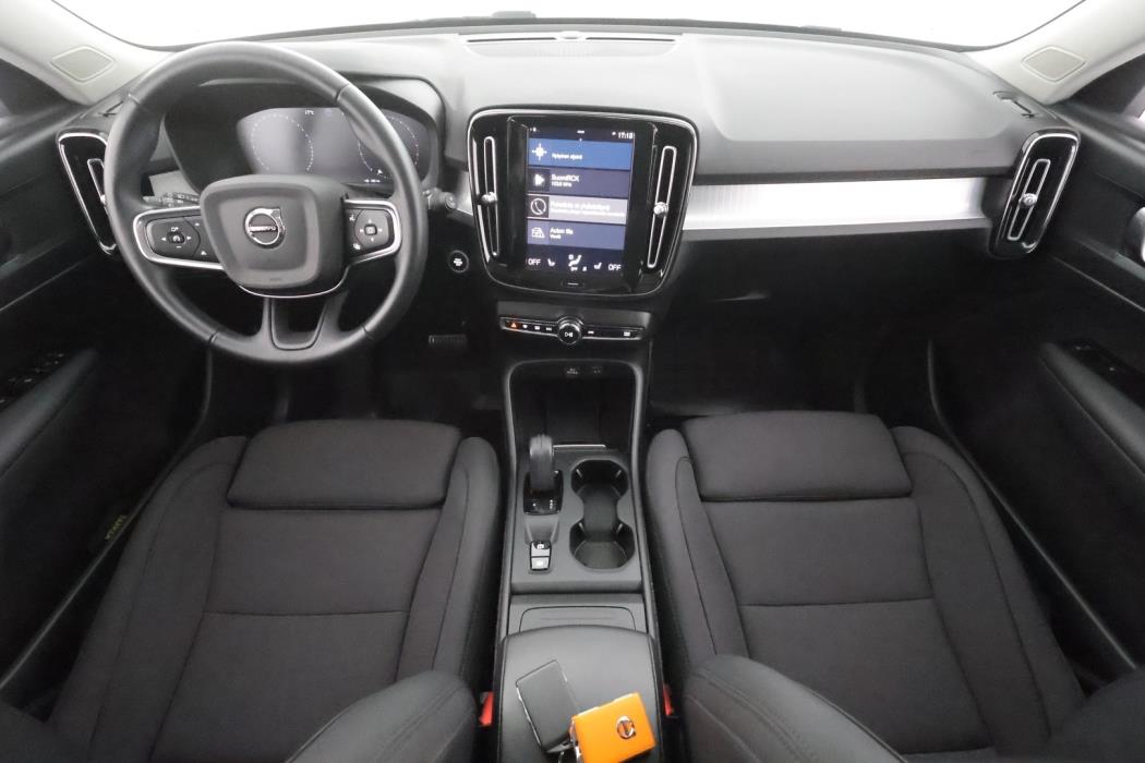 VOLVO XC40 2021