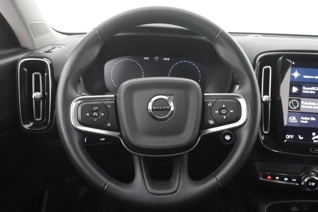 VOLVO XC40 2021