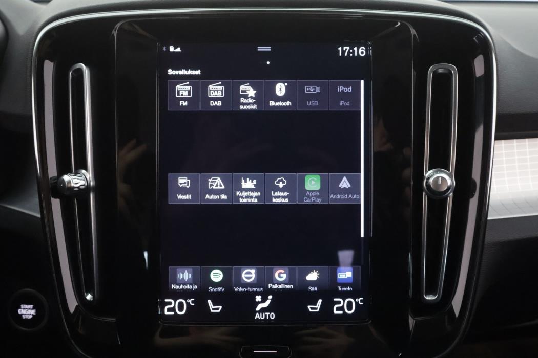VOLVO XC40 2021