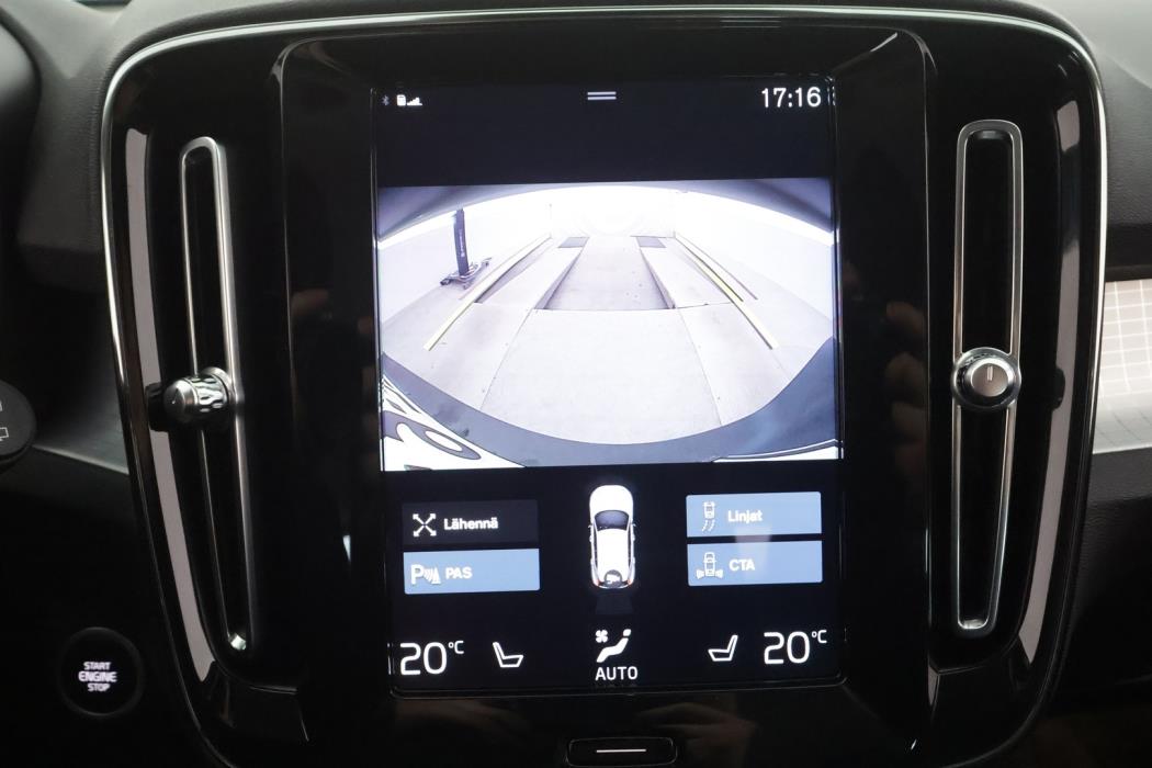 VOLVO XC40 2021