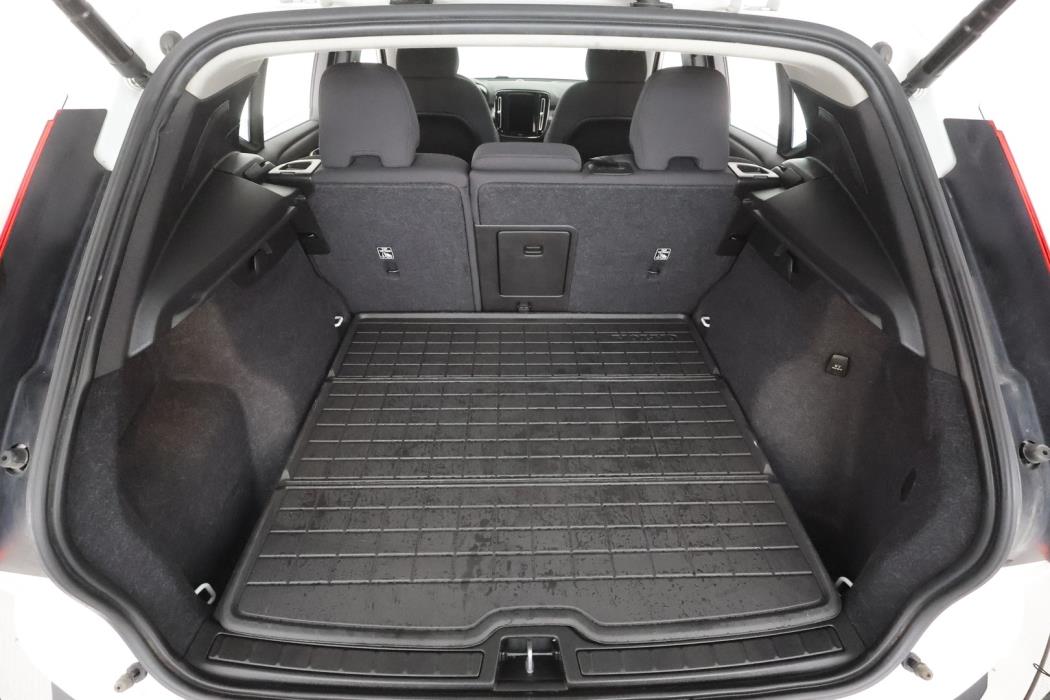VOLVO XC40 2021