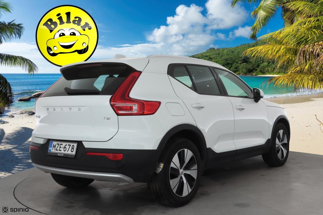 VOLVO XC40 2021