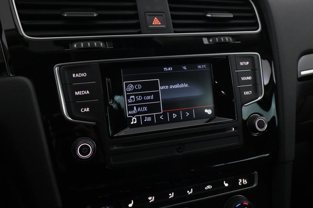 VOLKSWAGEN Golf 2014