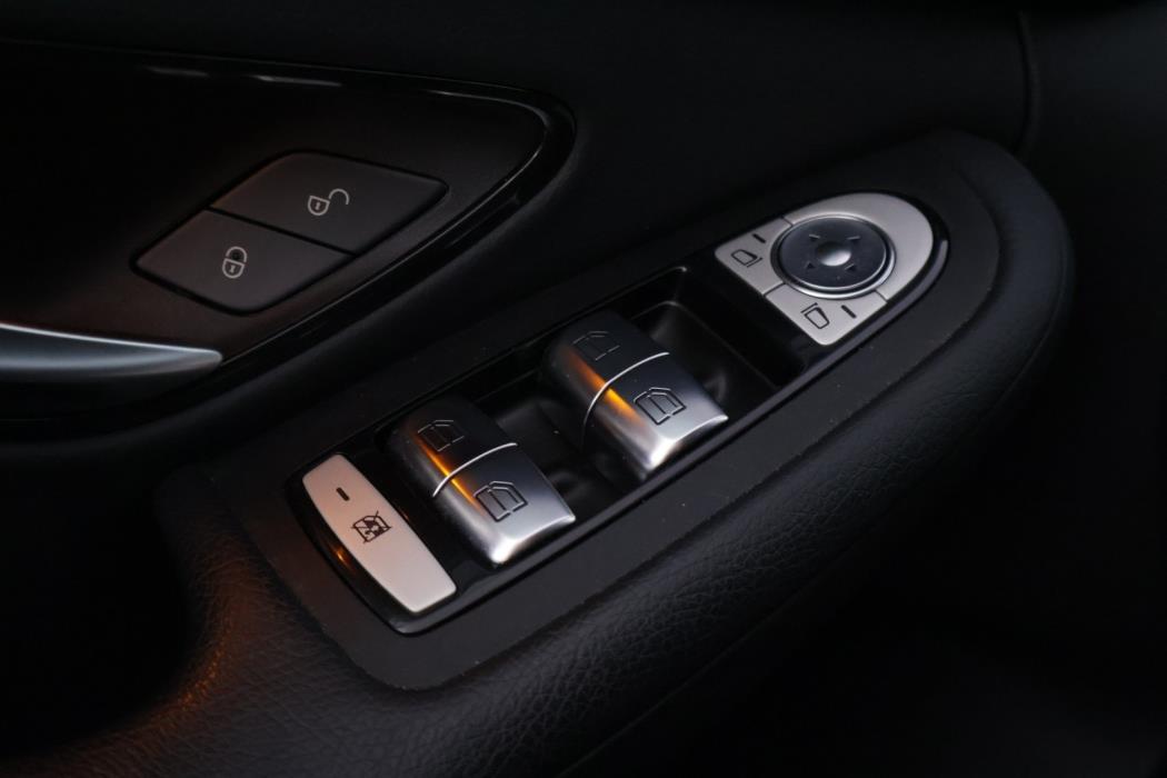 MERCEDES-BENZ C 2020