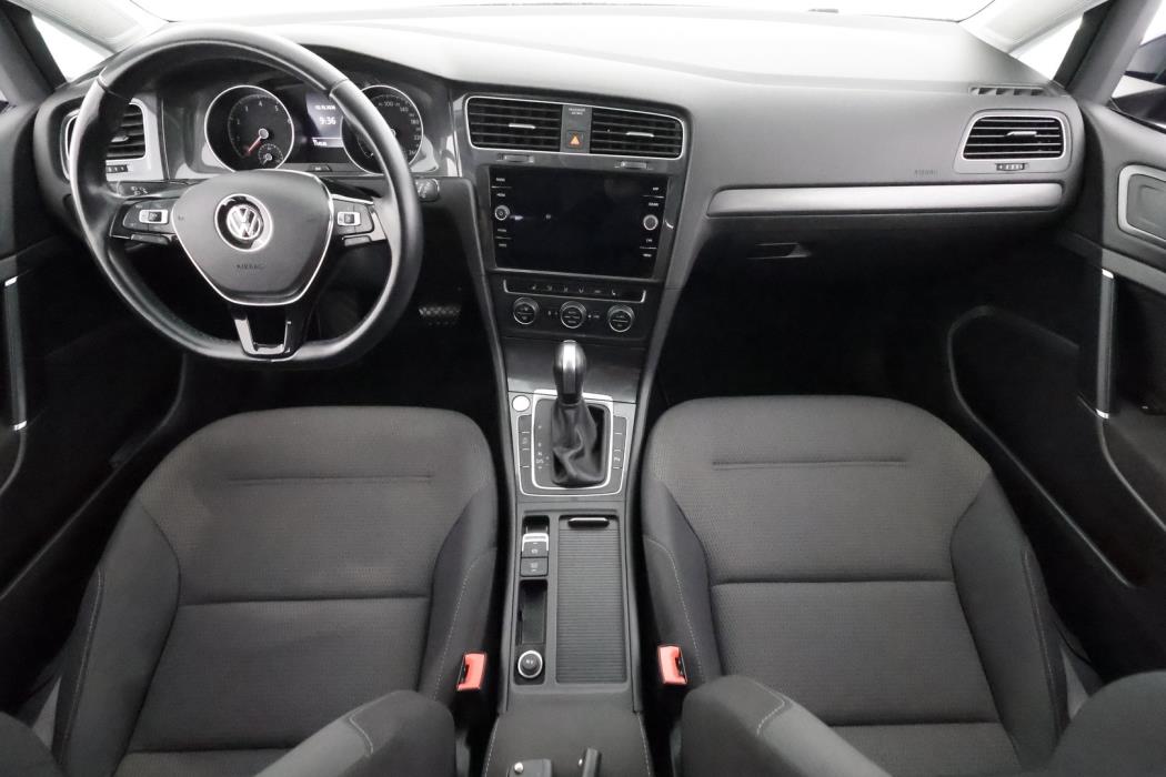VOLKSWAGEN Golf 2020