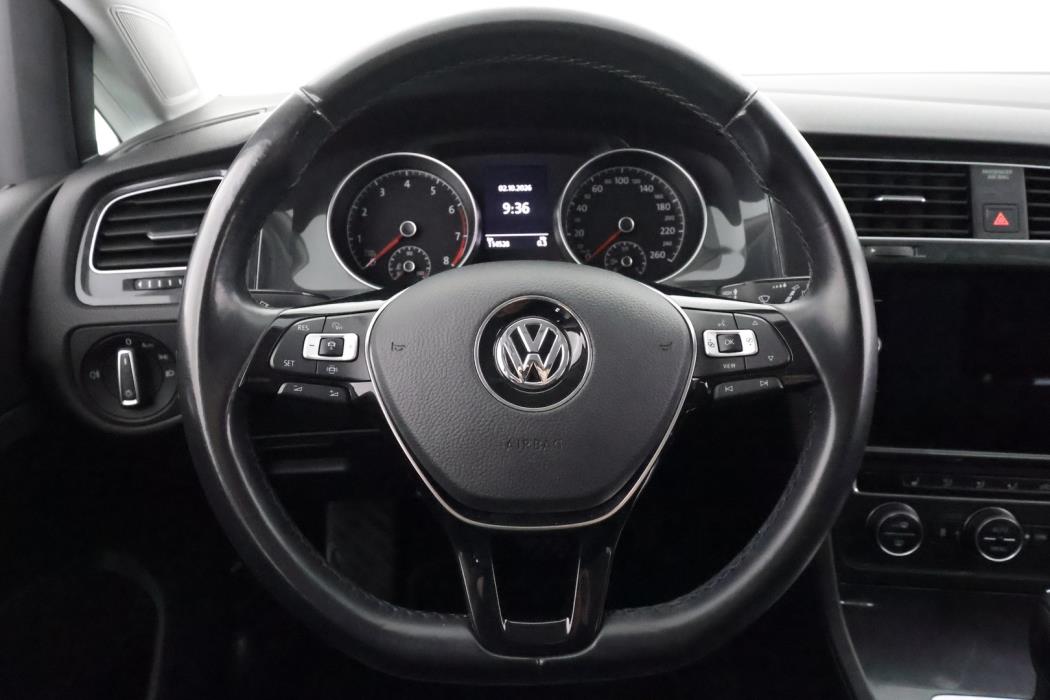 VOLKSWAGEN Golf 2020
