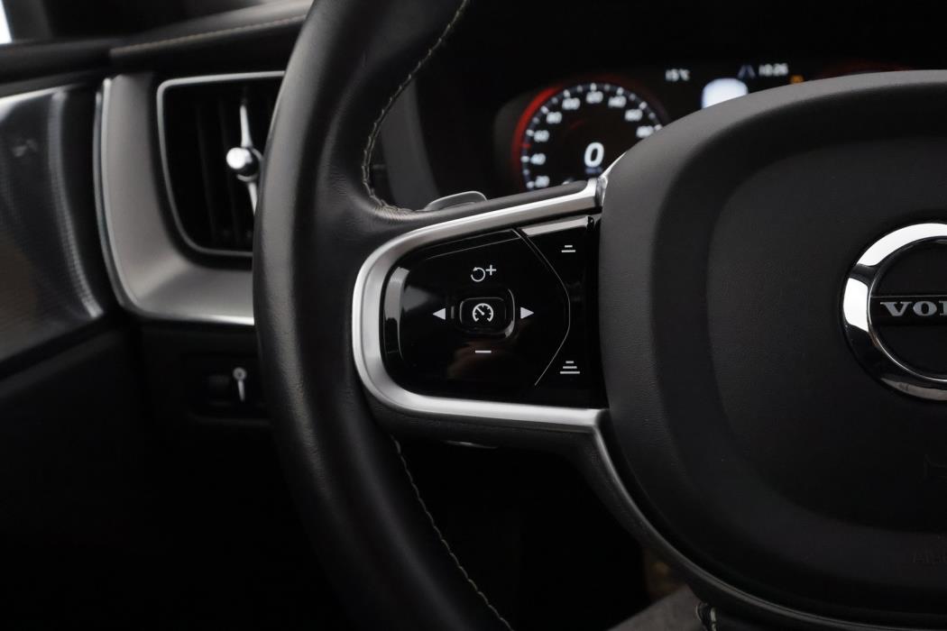 VOLVO XC60 2020