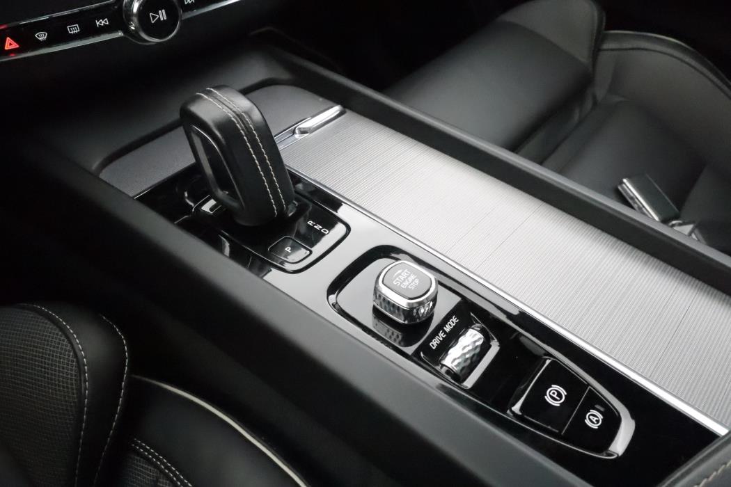 VOLVO XC60 2020