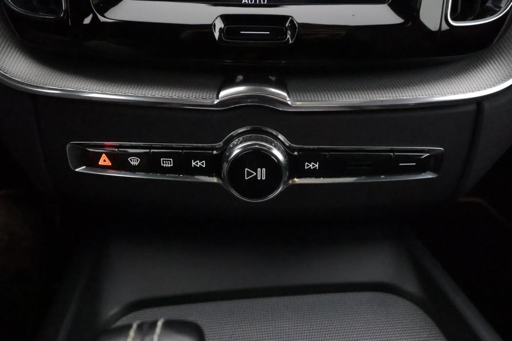 VOLVO XC60 2020