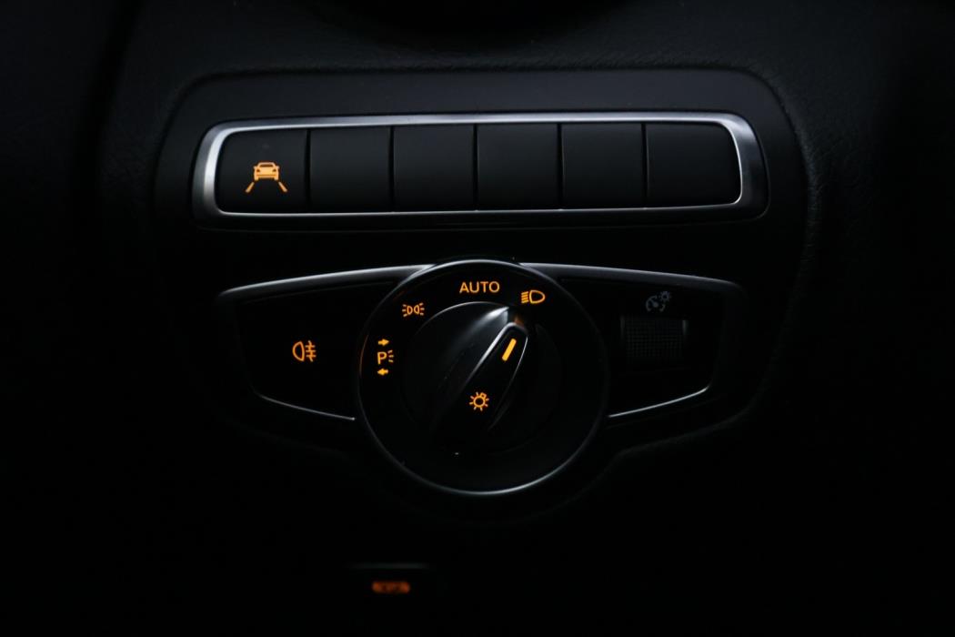 MERCEDES-BENZ C 2020