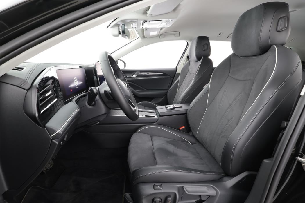 VOLKSWAGEN PASSAT 2025