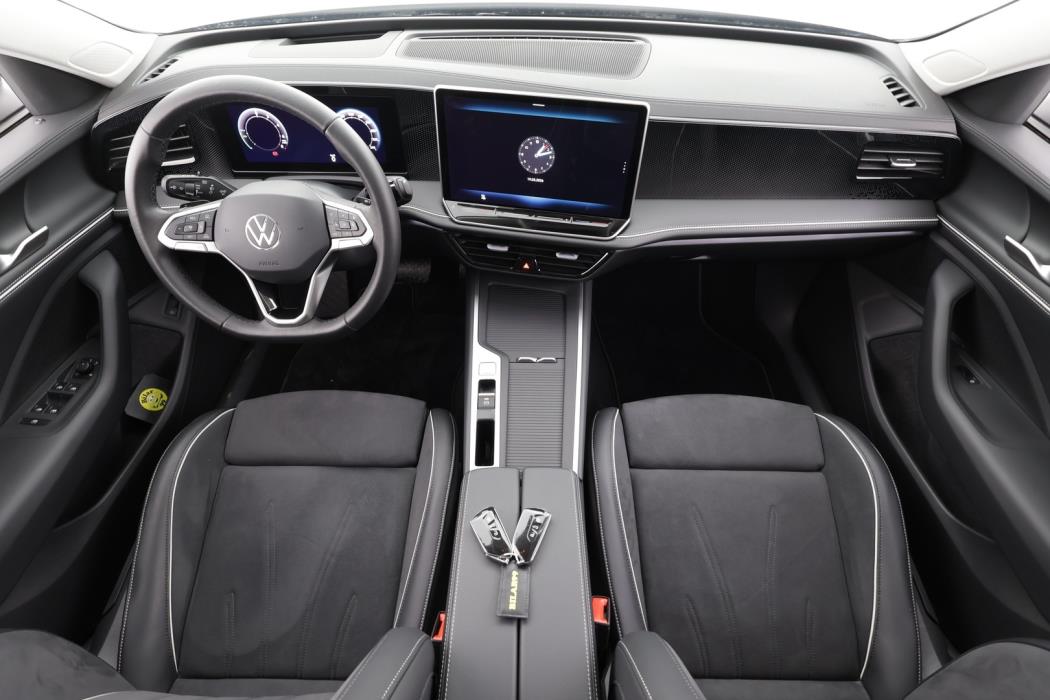 VOLKSWAGEN PASSAT 2025