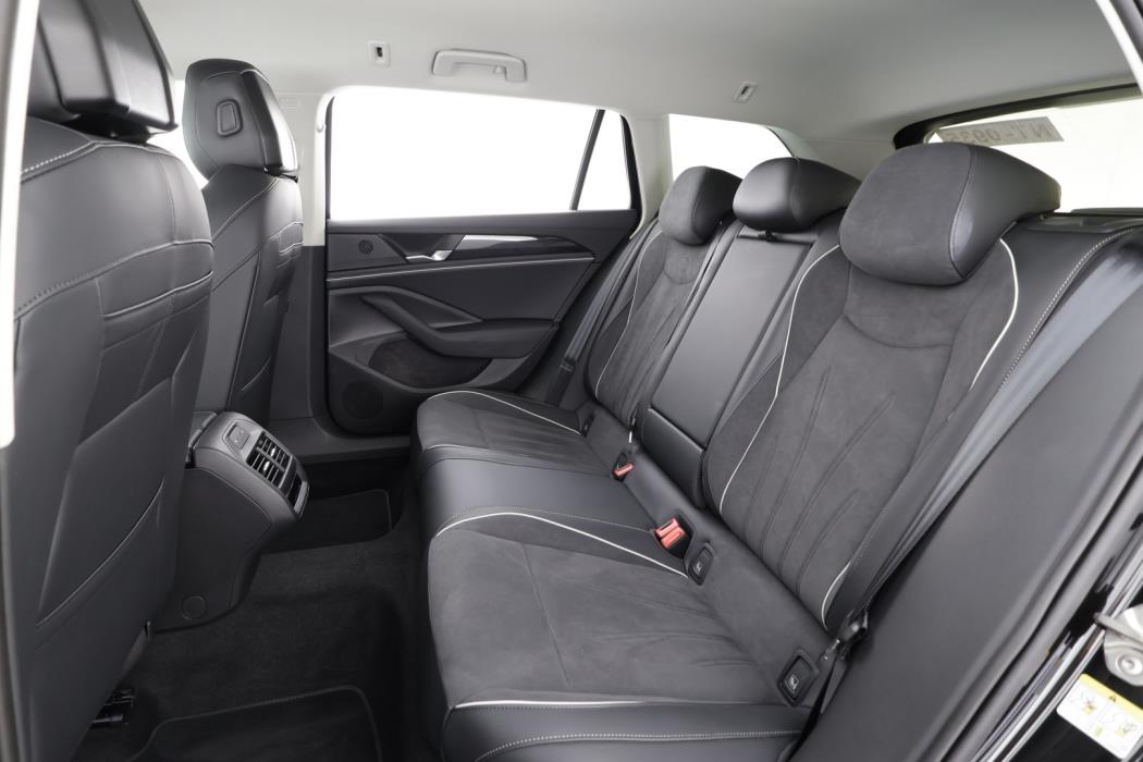 VOLKSWAGEN PASSAT 2025