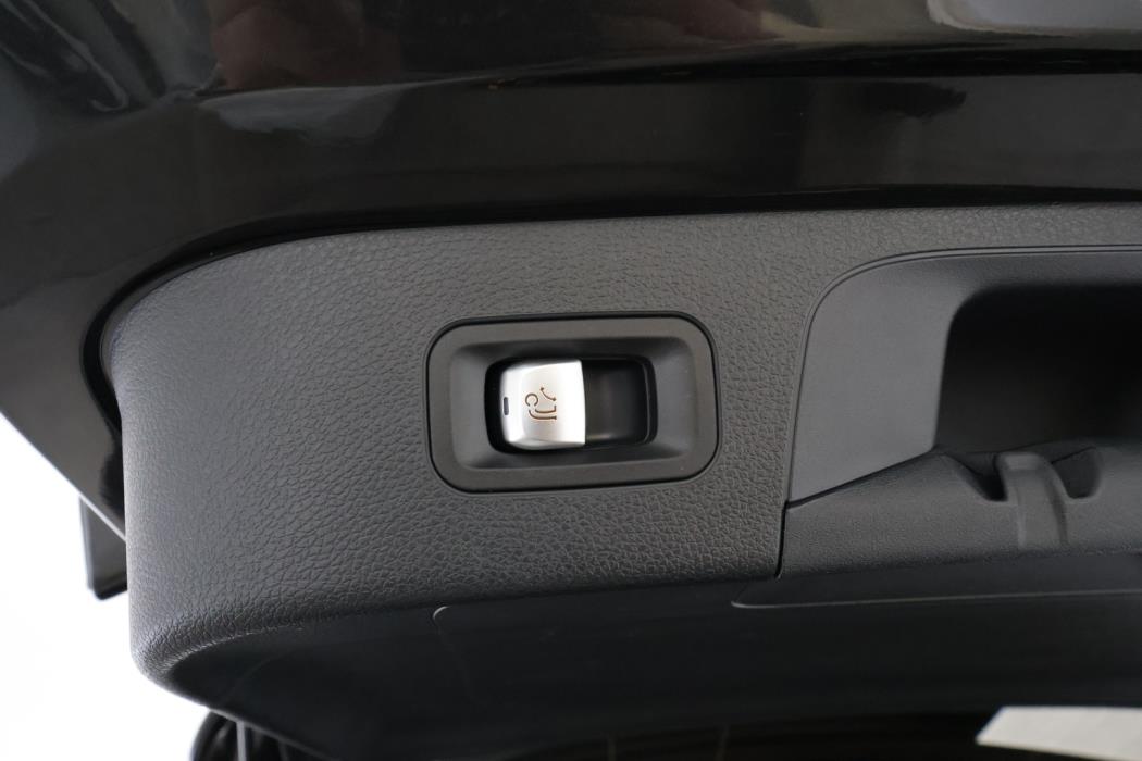 MERCEDES-BENZ EQC 2023