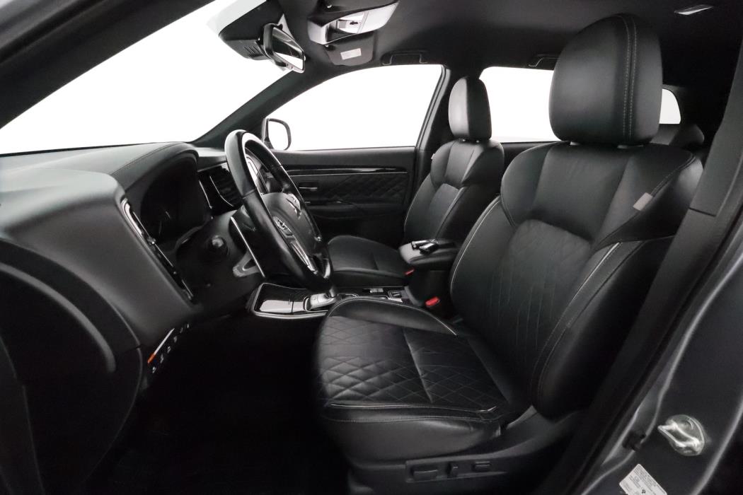 MITSUBISHI OUTLANDER PHEV 2020