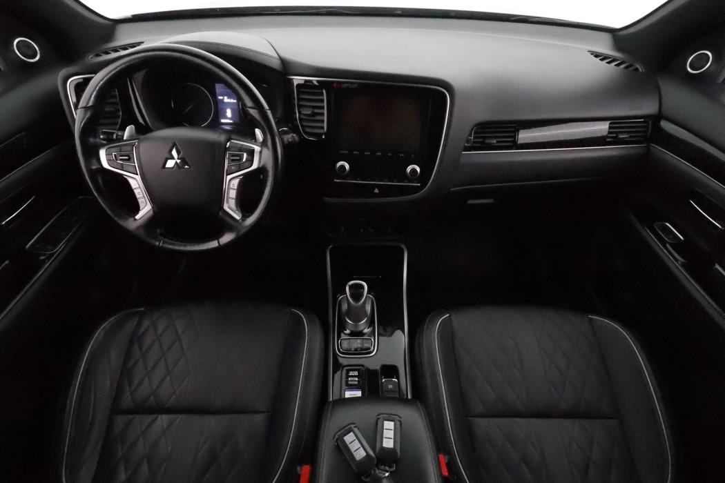 MITSUBISHI OUTLANDER PHEV 2020