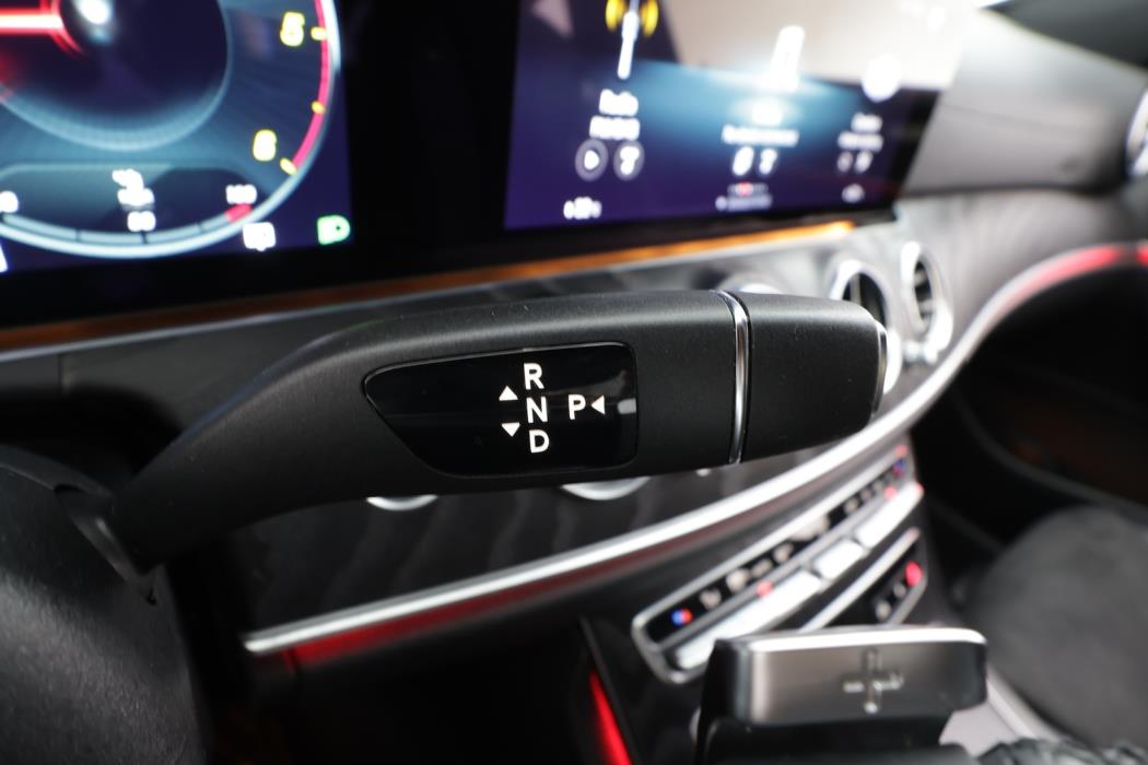 MERCEDES-BENZ E 2021